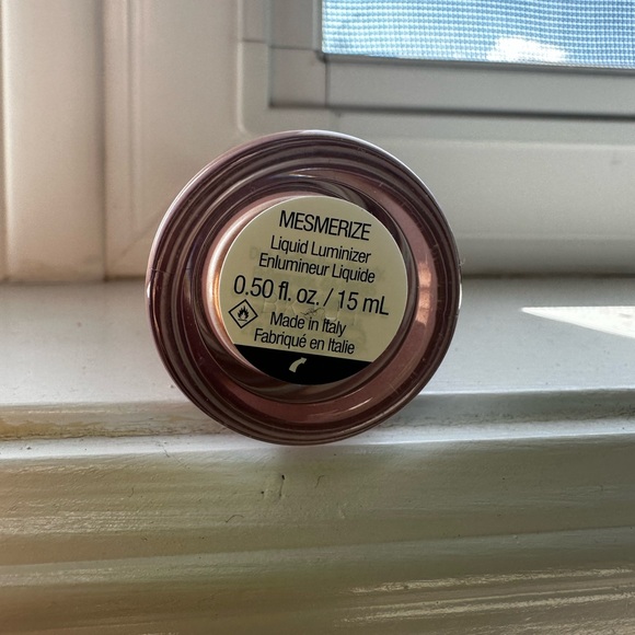 Rare beauty luminizer highlight - Picture 4 of 5